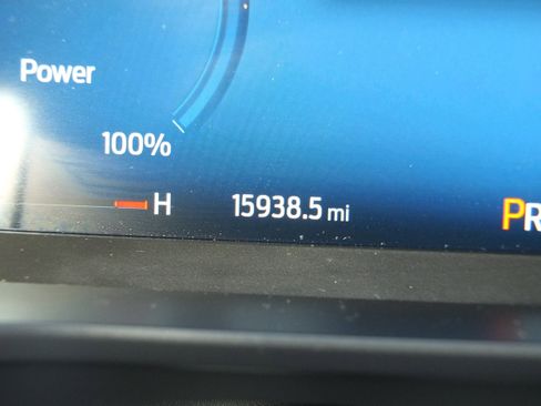 Used 2025 Ford Escape Platinum image 23