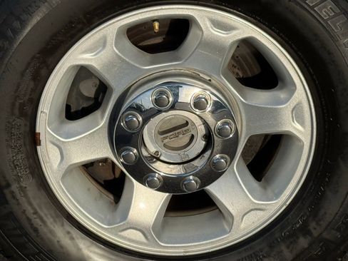 Used 2015 Ford F350 XLT w/ Snow Plow Prep Package image 10