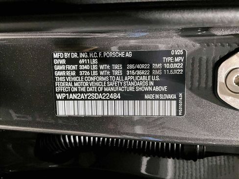 Used 2025 Porsche Cayenne S image 37