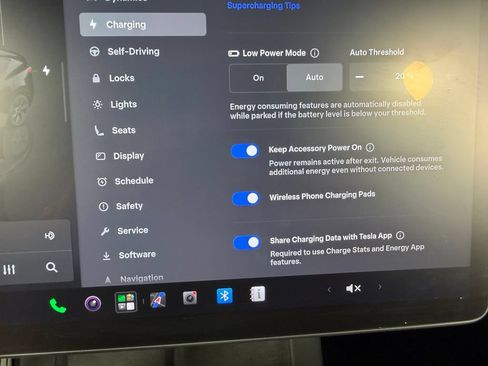 Used 2024 Tesla Model Y Long Range AWD/4WD image 21