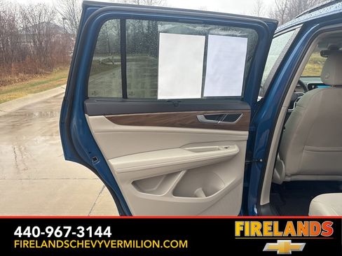 Used 2025 Volkswagen Atlas SE image 41