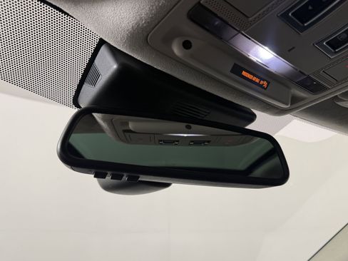 Used 2017 Jaguar F-PACE R-Sport image 18