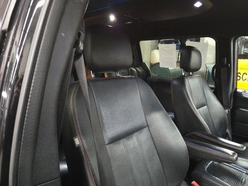 Used 2019 Dodge Grand Caravan GT image 37