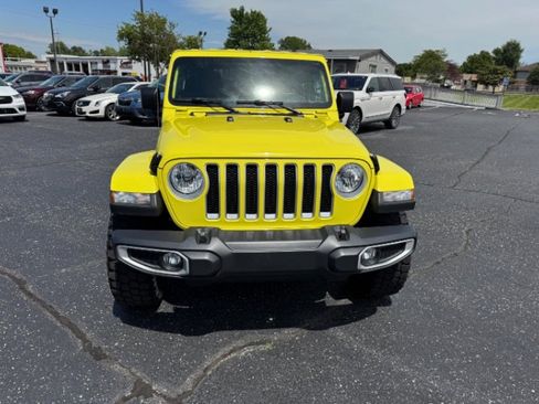 Used 2022 Jeep Wrangler Unlimited Sahara w/ Cold Weather Group AWD/4WD image 8