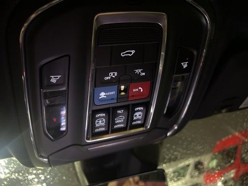 Used 2024 Jeep Grand Cherokee L Limited w/ Luxury Tech Group II image 22