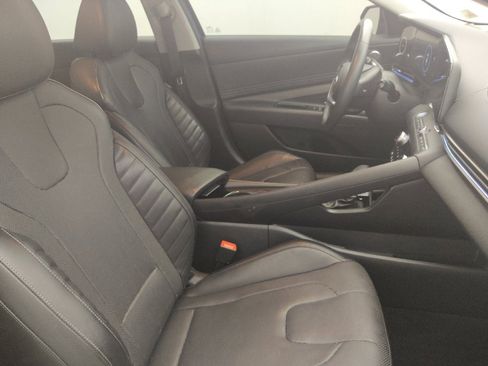 Used 2023 Hyundai Elantra Limited w/ Preferred Accessory Package FWD image 21