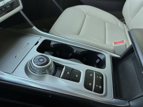 Used 2020 Ford Explorer XLT w/ Equipment Group 202A image 34