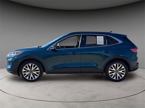 Used 2020 Ford Escape Titanium image 2