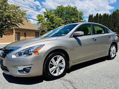 Used 2013 Nissan Altima 2.5 SL w/ Technology Pkg