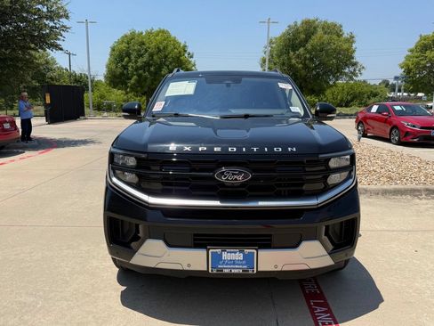 Used 2025 Ford Expedition Max Platinum AWD/4WD image 9
