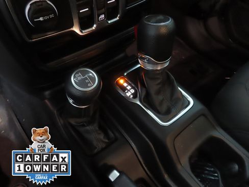 Used 2023 Jeep Wrangler Unlimited Sport image 15