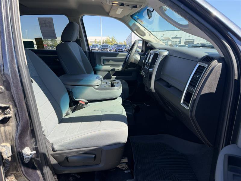 Used 2020 RAM 1500 Classic SLT AWD/4WD image 14