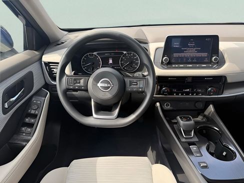 Used 2022 Nissan Rogue SV FWD image 21