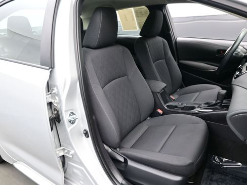 Used 2025 Toyota Corolla LE image 13