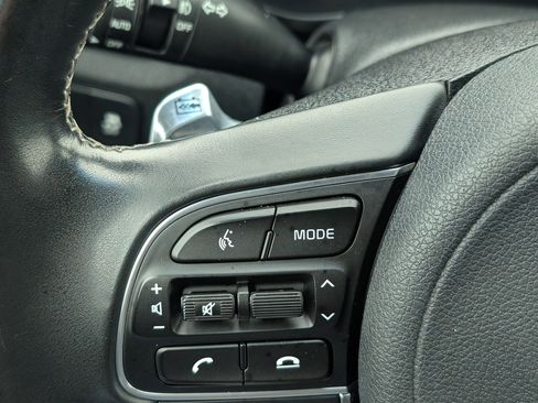 Used 2022 Kia Niro EX w/ Cold Weather Package FWD image 21