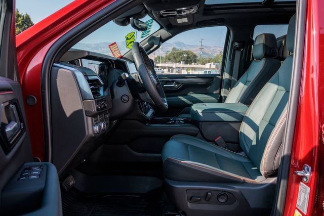 Used 2026 GMC Yukon AT4 w/ AT4 Premium Plus Package AWD/4WD image 6