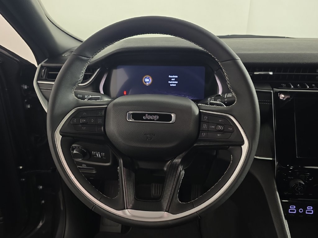 Used 2025 Jeep Grand Cherokee L Altitude AWD/4WD image 12