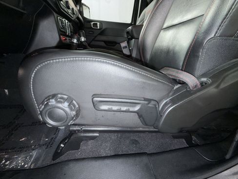 Used 2021 Jeep Gladiator Rubicon AWD/4WD image 14