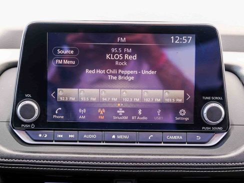 Used 2024 Nissan Rogue SV w/ SV Premium Package FWD image 15