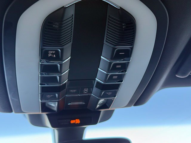 Used 2015 Porsche Macan S AWD/4WD image 28