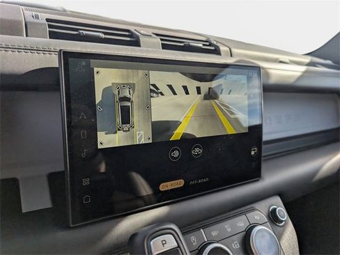 Used 2025 Land Rover Defender 130 S image 22