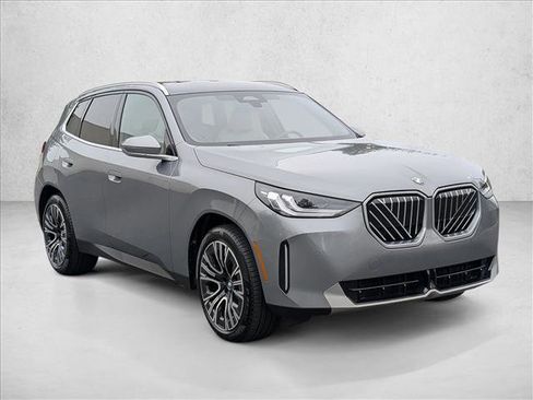 Used 2025 BMW X3 xDrive30i w/ Convenience Package image 3