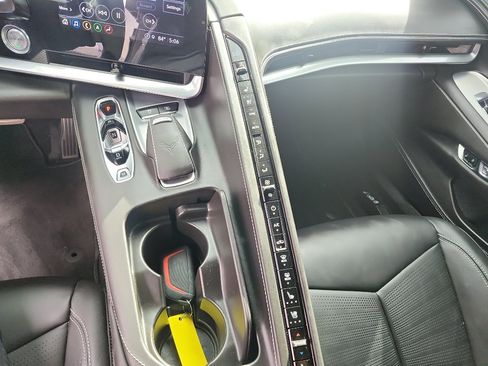 Used 2023 Chevrolet Corvette Stingray Premium Cpe w/ Z51 Performance Package RWD image 30