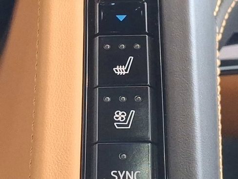 Used 2024 Chevrolet Corvette Stingray Premium Cpe w/ Z51 Performance Package image 21