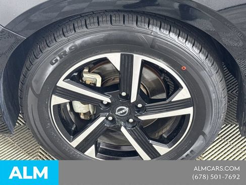 Used 2024 Nissan Sentra SV FWD image 14
