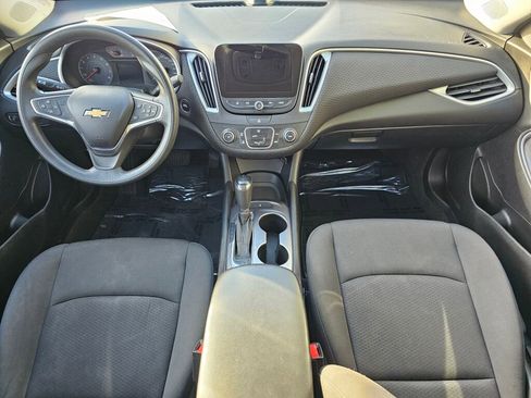 Used 2019 Chevrolet Malibu LS image 18