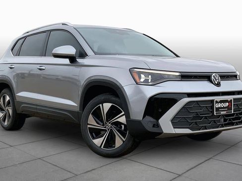 New 2026 Volkswagen Taos SE AWD/4WD image 2