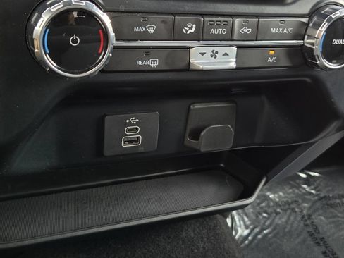 Used 2025 Ford F150 XLT AWD/4WD image 23