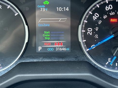 Used 2021 Toyota RAV4 LE AWD/4WD image 24