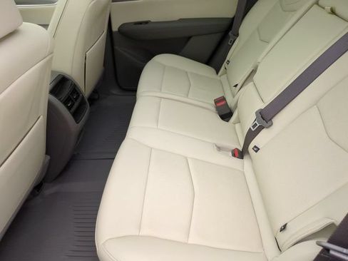 Certified 2023 Cadillac XT5 Premium Luxury w/ LPO, Floor Liner Package AWD/4WD image 22