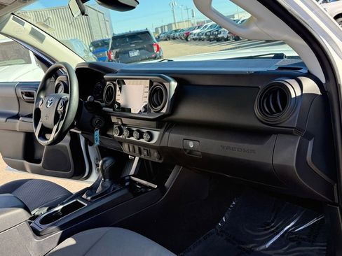 Used 2020 Toyota Tacoma SR image 15