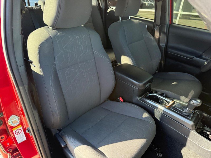 Used 2018 Toyota Tacoma TRD Sport AWD/4WD image 11