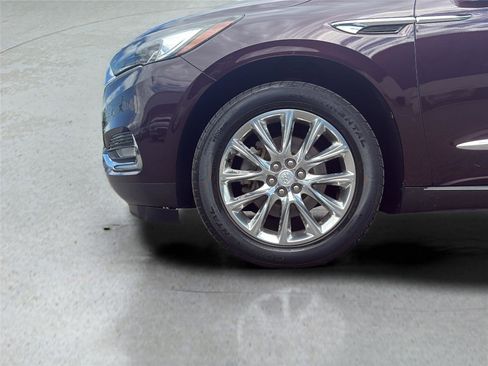 Used 2018 Buick Enclave Premium AWD/4WD image 29
