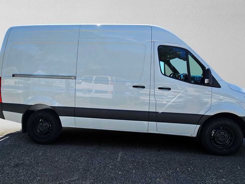 Used 2026 Mercedes-Benz Sprinter 2500 image 2