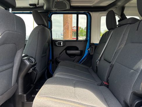 Used 2024 Jeep Wrangler Unlimited image 20