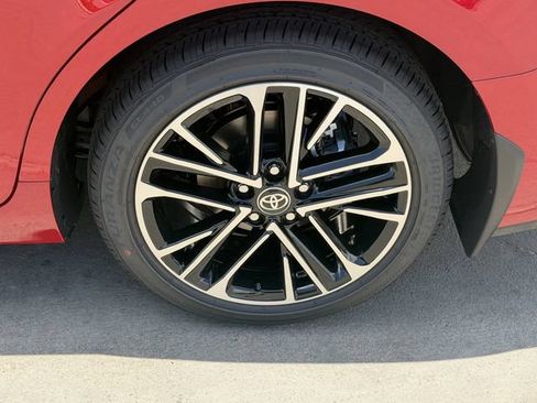 Used 2026 Toyota Camry XLE FWD image 8