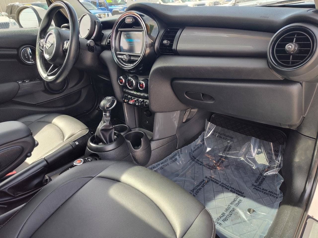 Used 2019 MINI Cooper 4-Door Hardtop FWD image 43