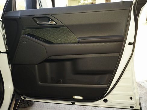 Used 2025 Lexus GX 550 image 25