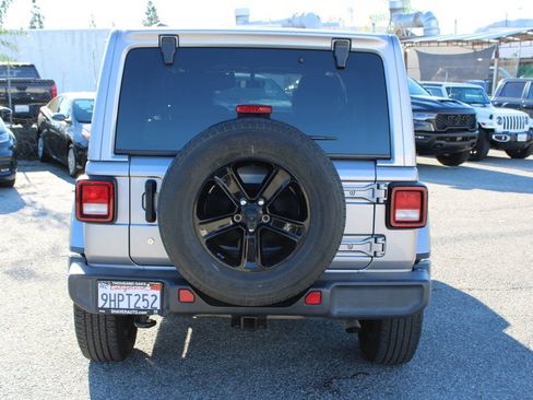 Used 2019 Jeep Wrangler Unlimited Sahara image 5