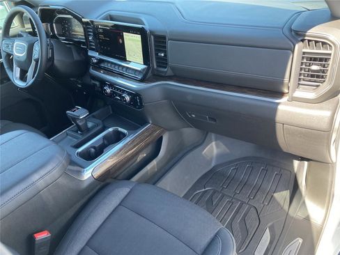 New 2026 GMC Sierra 1500 Elevation image 15