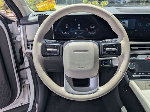 Used 2025 Hyundai Santa Fe SEL AWD/4WD image 18