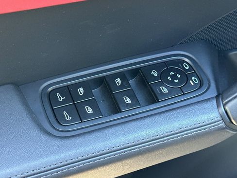 Used 2024 Porsche Cayenne AWD/4WD image 13
