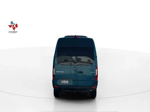 Used 2022 Mercedes-Benz Sprinter 2500 image 8