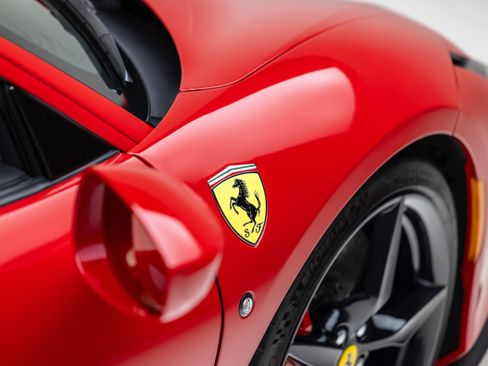 Certified 2020 Ferrari F8 Tributo image 13