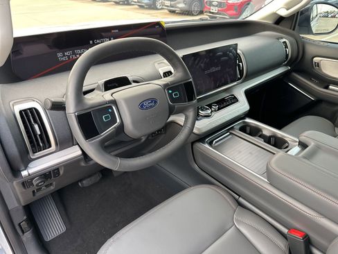 New 2025 Ford Expedition Max Active image 8