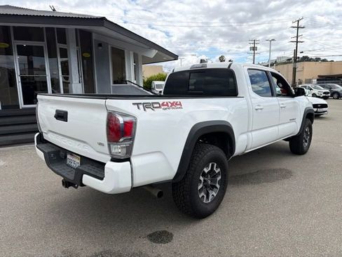 Used 2023 Toyota Tacoma TRD Off-Road w/ Advanced Technology Package AWD/4WD image 5